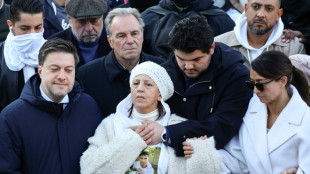 Milhares de pessoas homenageiam na França irmão assassinado de ativista antinarcóticos