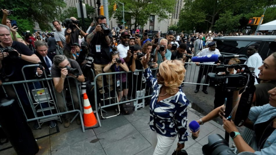 Pleurs, prières et cirque au procès de P. Diddy 