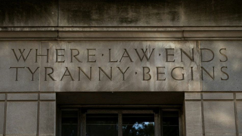 Una corte de EEUU ordena limitar el contacto de los funcionarios con compa&ntilde;&iacute;as de redes sociales