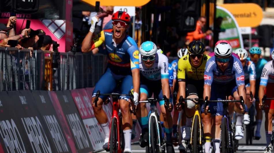 Milan gana al esprint la 4&ordf; etapa del Giro, Pogacar sigue de rosa