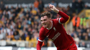 Liverpool perde Andrew Robertson por les&atilde;o no ombro