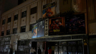 Toque de recolher comercial afeta vida noturna na cidade do Cairo