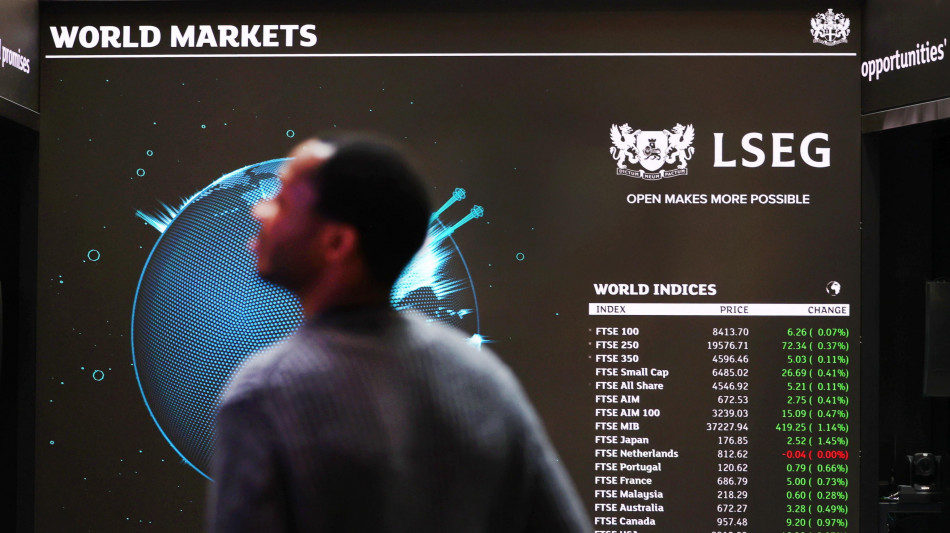 Borsa: l'Europa parte in calo, Francoforte -0,82%, giù Vw