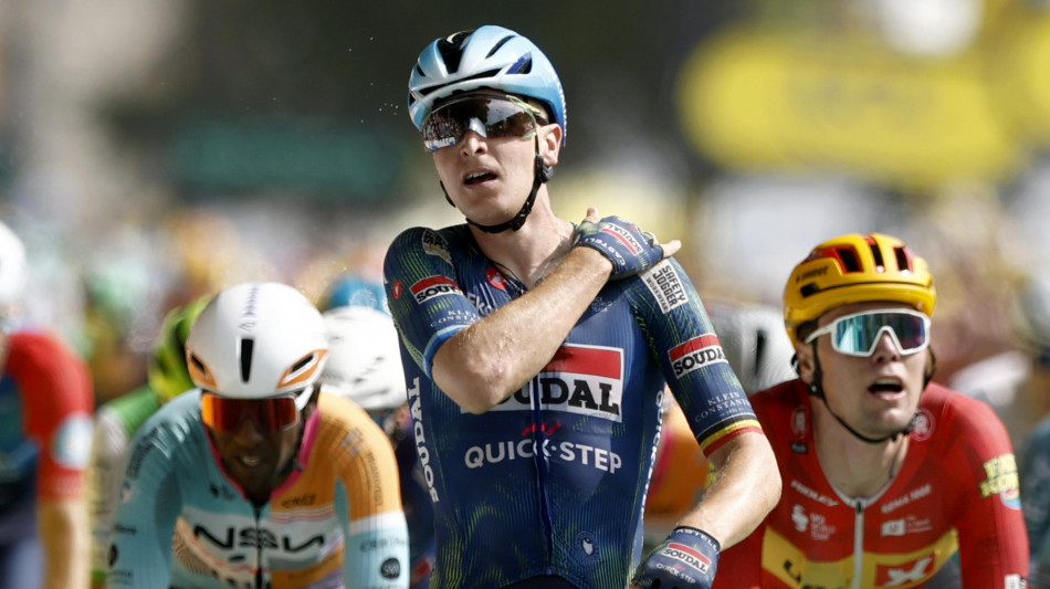 Tour: bis di Merlier, il belga vince allo sprint davanti a Girmay