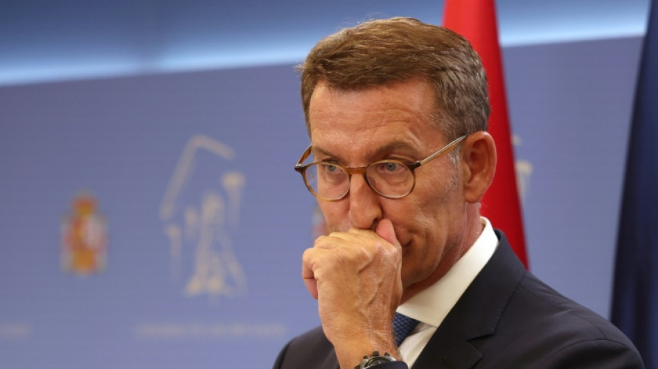 Líder da direita espanhola recebe autorização para tentar formar governo