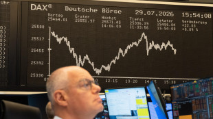 Borsa: l'Europa sale in attesa della Fed, Francoforte +0,4%