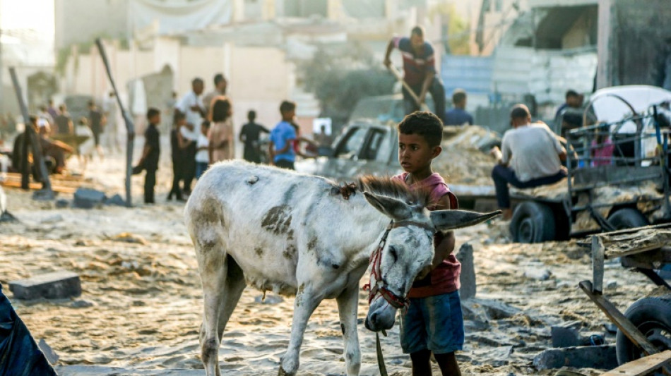 Israël annonce de premières livraisons d'aide humanitaire à Gaza