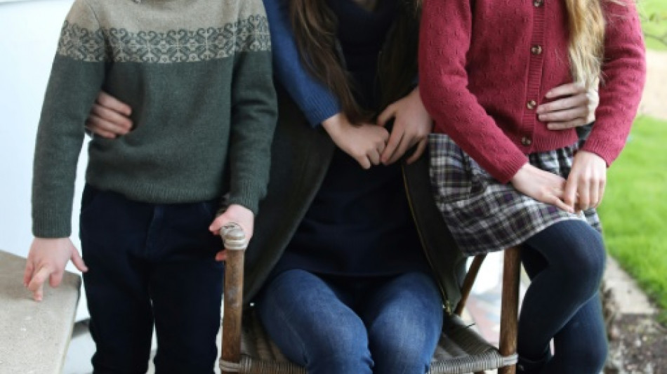 La monarqu&iacute;a brit&aacute;nica publica la primera imagen oficial de Catalina desde su operaci&oacute;n