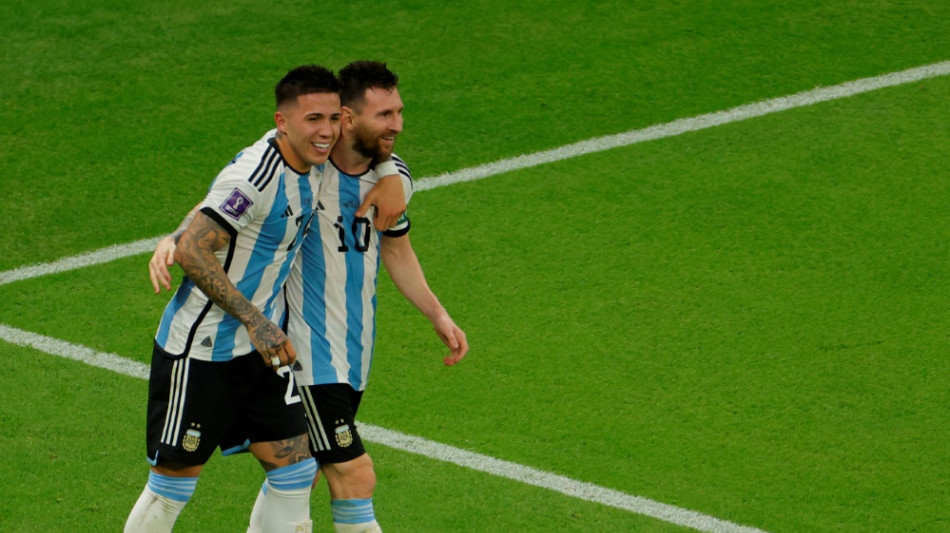 Messi erl&ouml;st Argentinien und zieht mit Maradona gleich