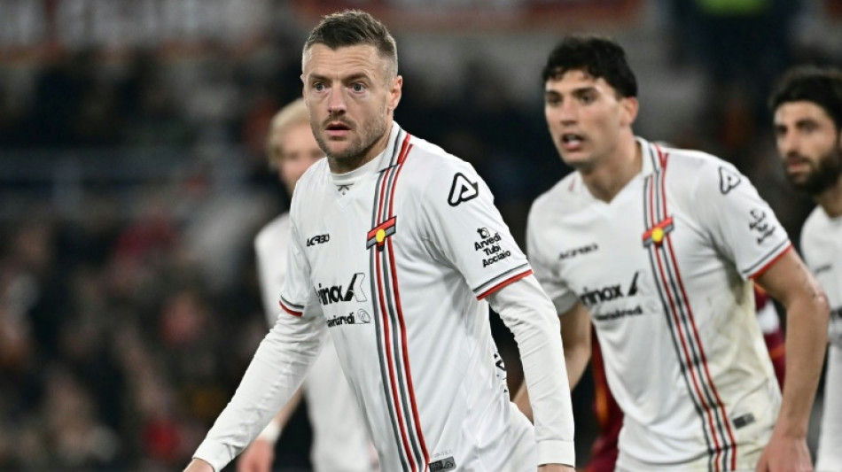 Vardy signs for Championship strugglers Burnley