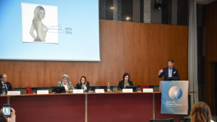 Chirurghi lanciano consensus internazionale contro seni 'fake'