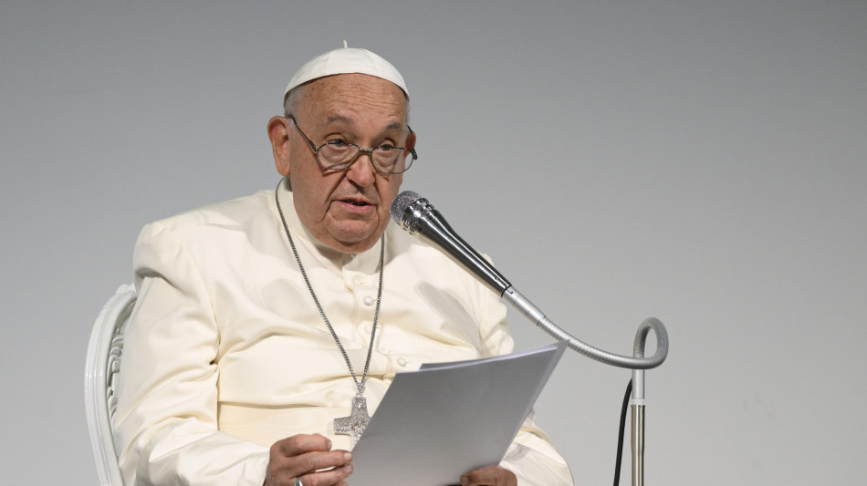 Il Papa, 'dolore per gli attacchi a Kiev e a Gaza'