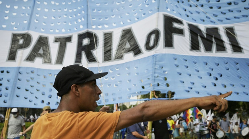 FMI aprueba nuevo paquete de ayuda para Argentina pero se&ntilde;ala riesgos