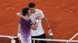 Jo&atilde;o Fonseca &eacute; eliminado por Mensik nas quartas de final de Roland Garros