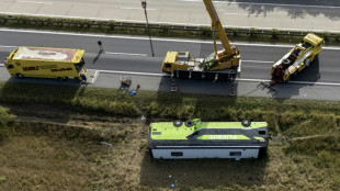 Flixbus verungl&uuml;ckt auf Autobahn in Mecklenburg-Vorpommern - mehr als 30 Verletzte