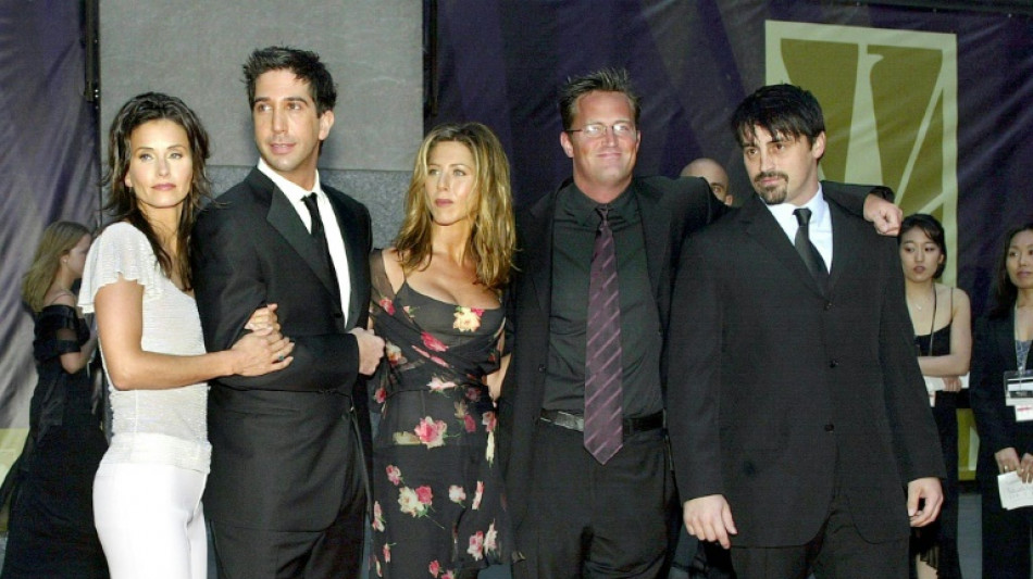 "Friends": Aniston, Schwimmer et Kudrow rendent &agrave; leur tour hommage &agrave; Matthew Perry