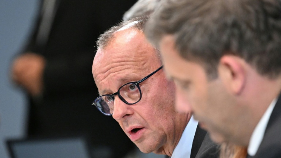 Schw&auml;chelnde Industrie: Merz k&uuml;ndigt Stahl- und Autogipfel an