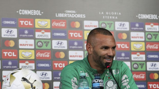 Gr&ecirc;mio anuncia contrata&ccedil;&atilde;o do goleiro Weverton