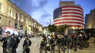 Trump, 'applaudono tutti, &egrave; un onore