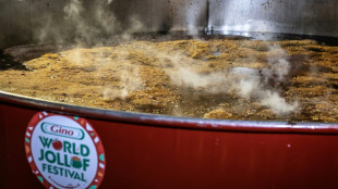Huge pot of Nigerian jollof rice sets Guinness record