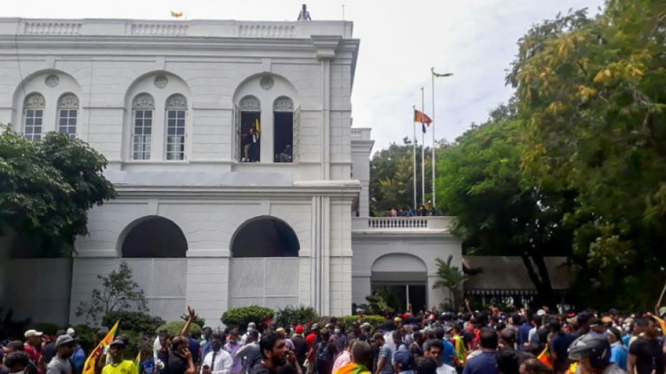 Le pr&eacute;sident du Sri Lanka en fuite, sa r&eacute;sidence envahie par des manifestants
