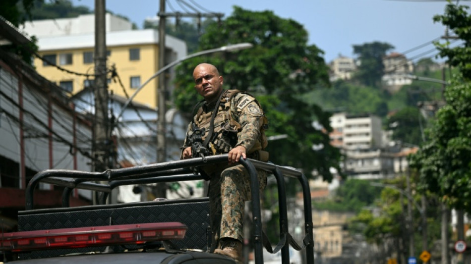 Chefe do tr&aacute;fico morre em opera&ccedil;&atilde;o policial no centro do Rio, que deixa outros 7 mortos