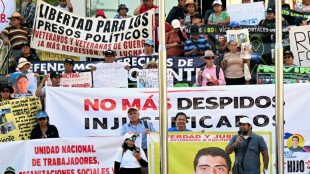 Salvadore&ntilde;os marchan contra el r&eacute;gimen de excepci&oacute;n de Bukele