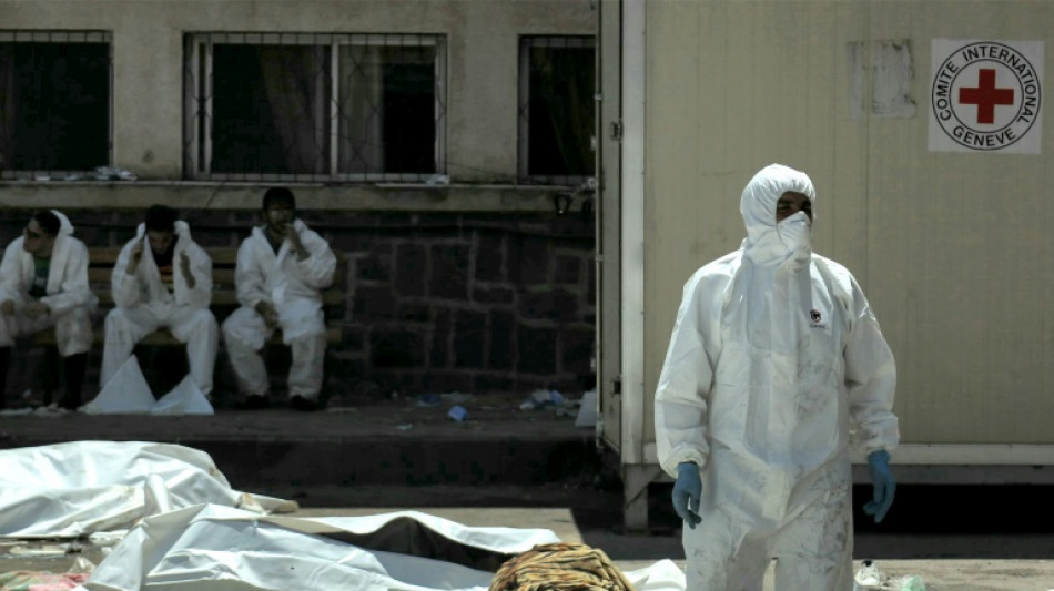 En la morgue de Sueida, decenas de cadáveres esperan a ser identificados