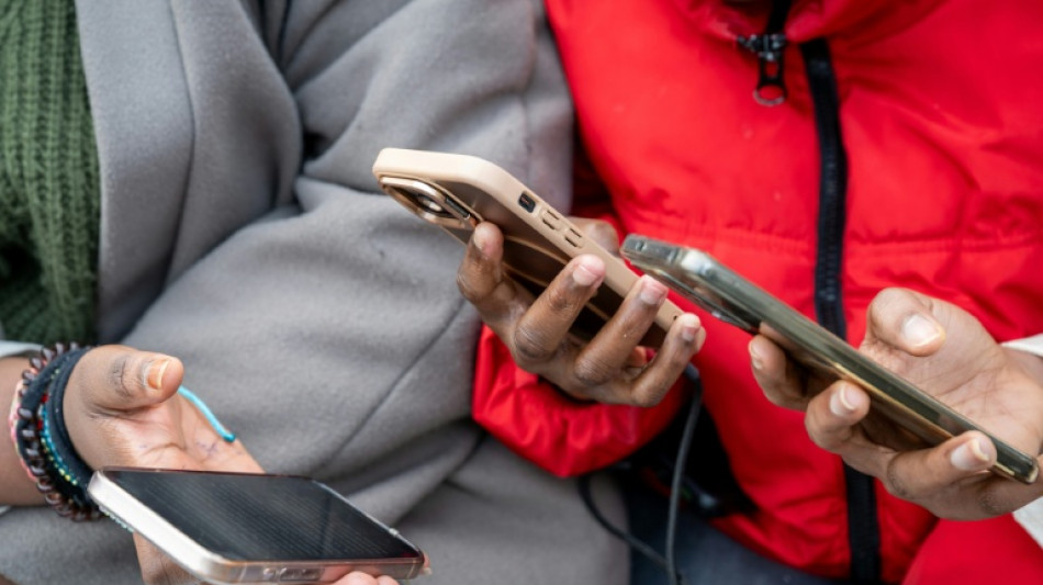 La France se rapproche d'une interdiction des r&eacute;seaux sociaux aux moins de 15 ans 