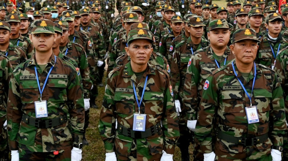Cambodge: les jeunes partag&eacute;s sur le service militaire obligatoire