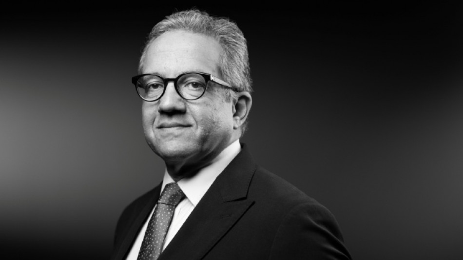 Egipt&oacute;logo Khaled el Enany &eacute; nomeado diretor-geral da Unesco