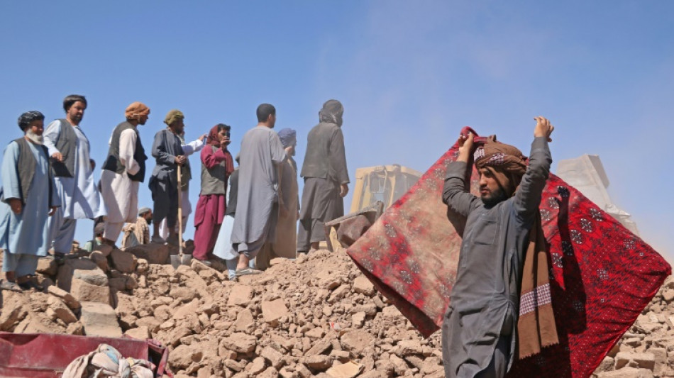 S&eacute;isme en Afghanistan: les fouilles continuent, mais l'espoir de retrouver des survivants s'amoindrit