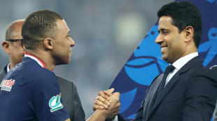 Mbappé acusa PSG de assédio moral por afastamento do elenco