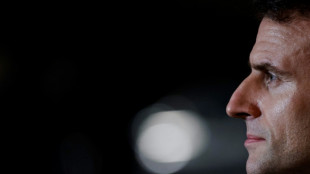 Pr&eacute;sidentielle: Macron condamn&eacute; &agrave; inventer