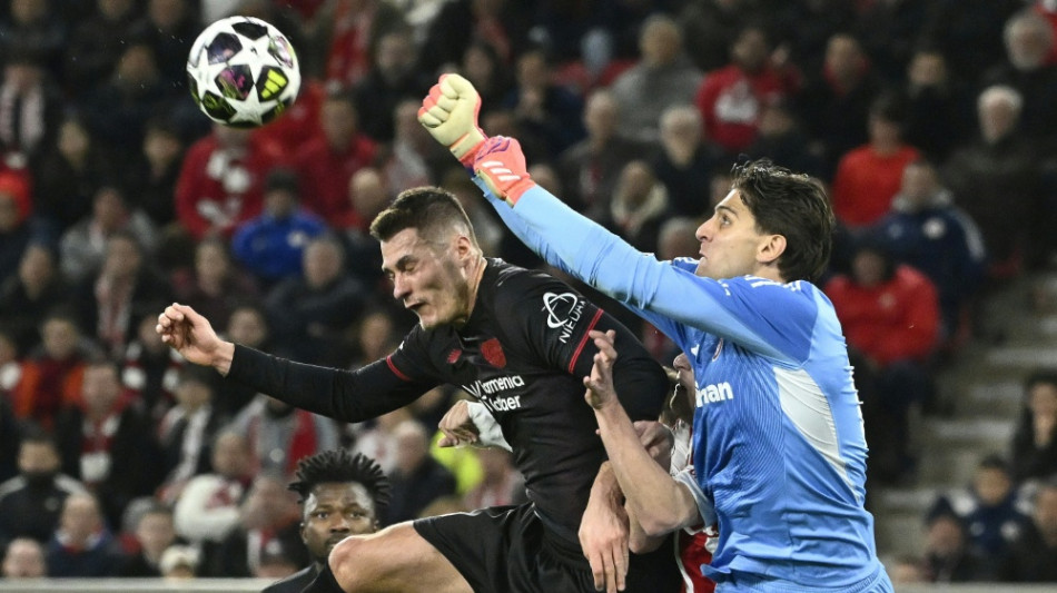 Dank Doppelpacker Schick: Leverkusen auf Achtelfinalkurs