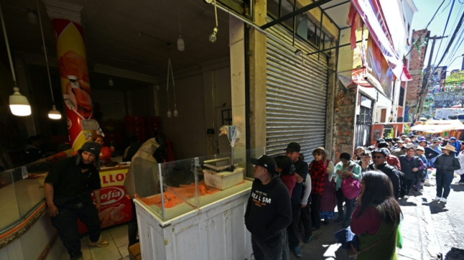 "On se dispute pour un poulet" : La Paz asphyxi&eacute;e par les barrages routiers
