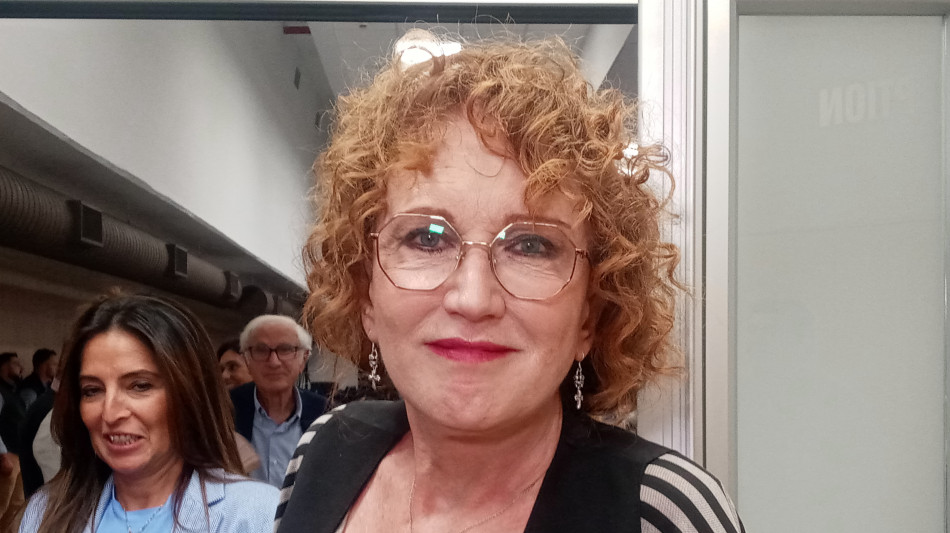 Fiorella Mannoia, 'ai giovani dovremmo chiedere scusa'