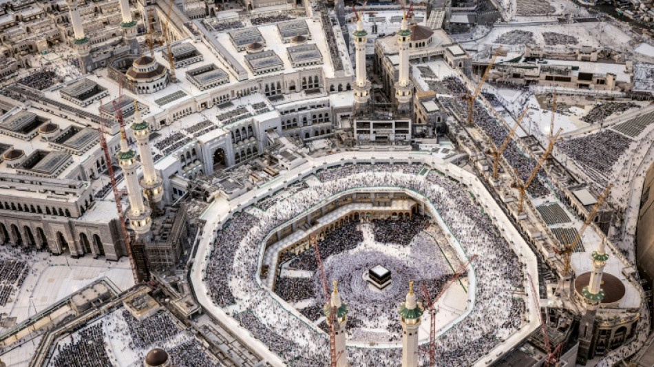 Fi&eacute;is mu&ccedil;ulmanos iniciam grande peregrina&ccedil;&atilde;o na cidade saudita de Meca