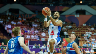 Euro de basket: la France écrase l'Islande en attendant les 8es