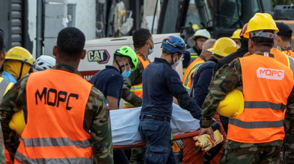 Familiares de desaparecidos en trágico derrumbe en Dominicana esperan un milagro
