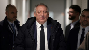 Novo premi&ecirc; franc&ecirc;s espera formar um governo 'neste fim de semana'