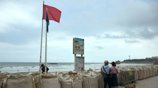 La côte atlantique face à une "puissante houle", drapeaux rouges sur les plages