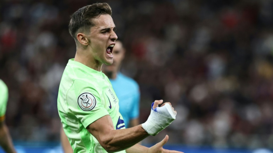 Gavi renova com Barcelona at&eacute; 2030