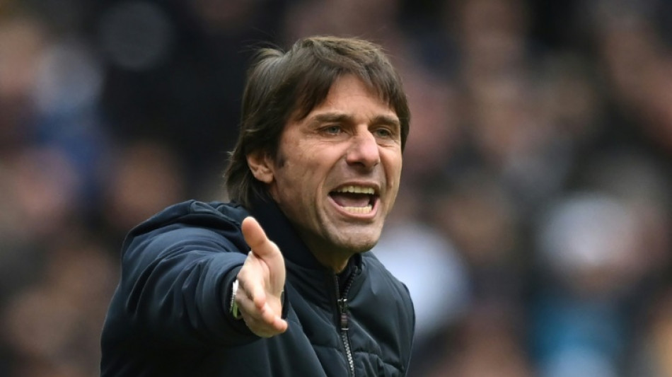 Napoli anuncia Antonio Conte como novo t&eacute;cnico