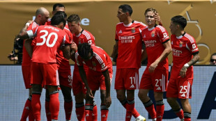 Benfica vence, passa em 1&ordm; do grupo e coloca Bayern no caminho do Flamengo na Copa de Clubes