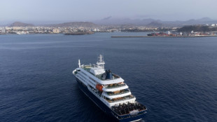 El crucero ir&aacute; a Canarias o Pa&iacute;ses tras tras evacuar tres casos sospechosos de hantavirus