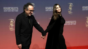Las estrellas Tim Burton y Monica Bellucci anuncian su separación a AFP