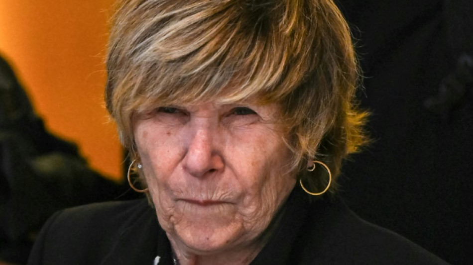 'Rainha' dos paparazzi é condenada por chantagem na França