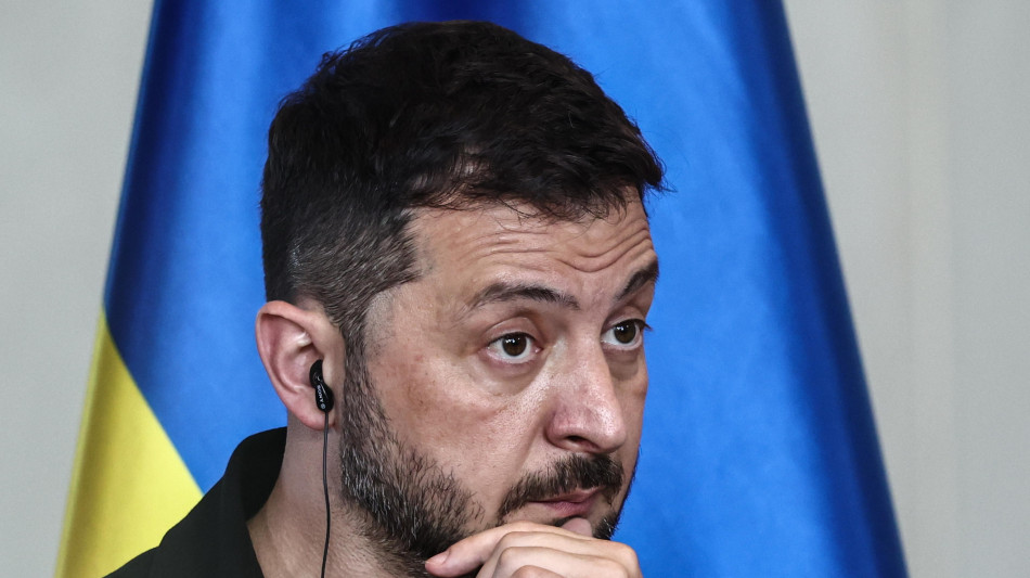 Zelensky, Mosca uccide anche nel giorno dei negoziati