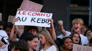 Após reunião com primeiro-ministro, sindicatos franceses convocam nova greve